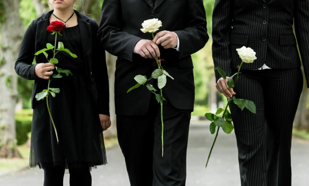 Help! What Do I Wear to a Funeral? 